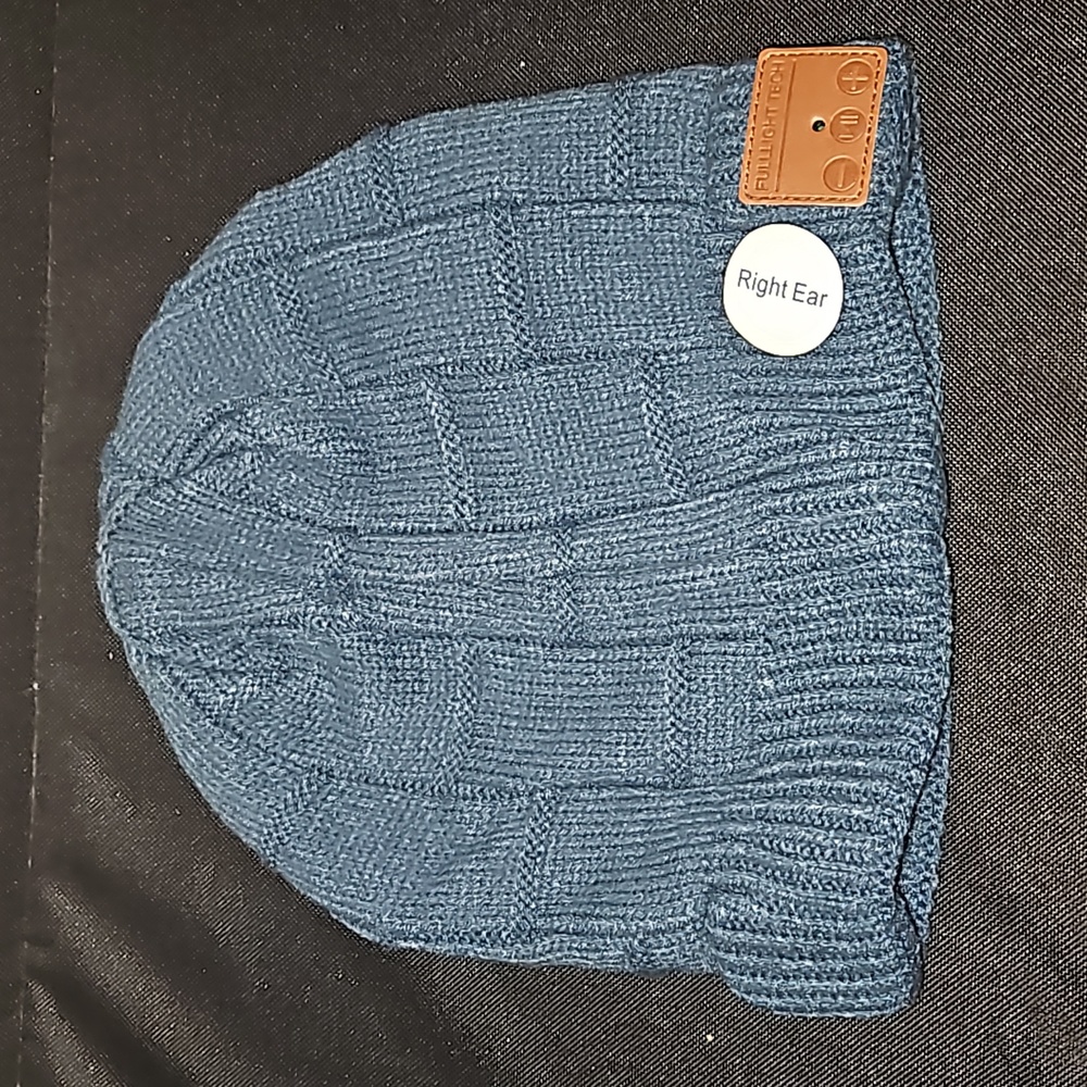Bluetooth beanie